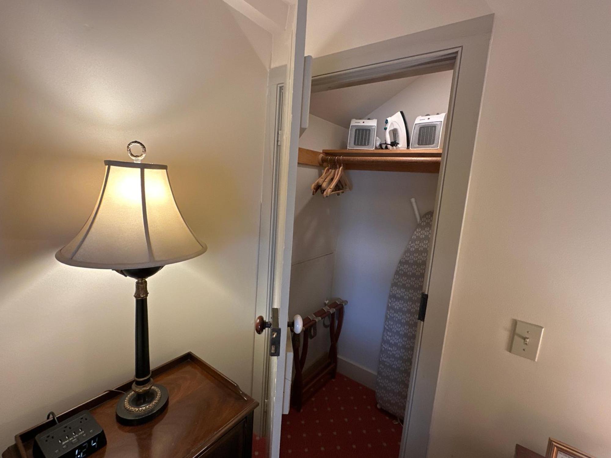 Bed and Breakfast The 1708 House Southampton Zewnętrze zdjęcie